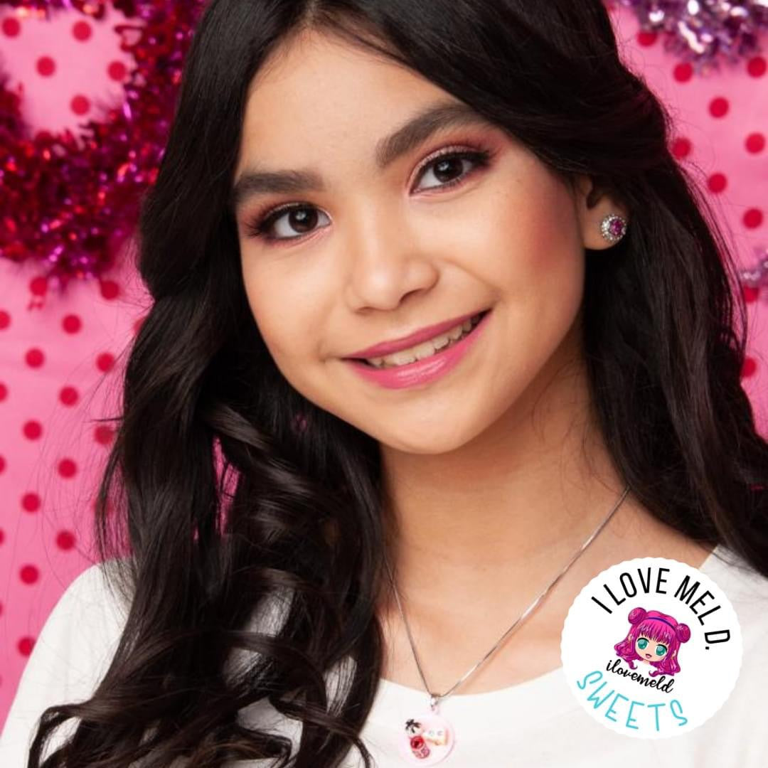 Oh my pretzel Necklace